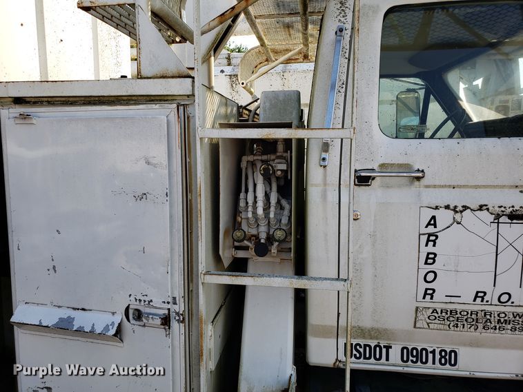 image for item DH2801 1987 Ford F700 bucket truck