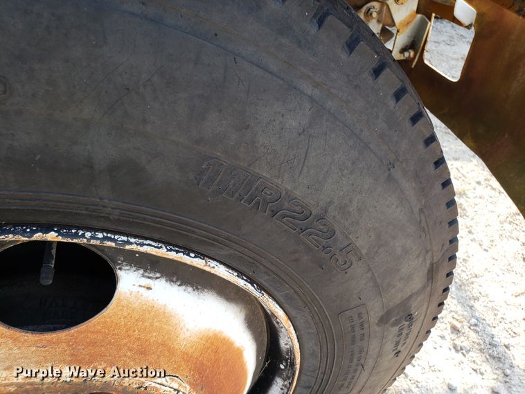 image for item DH2801 1987 Ford F700 bucket truck