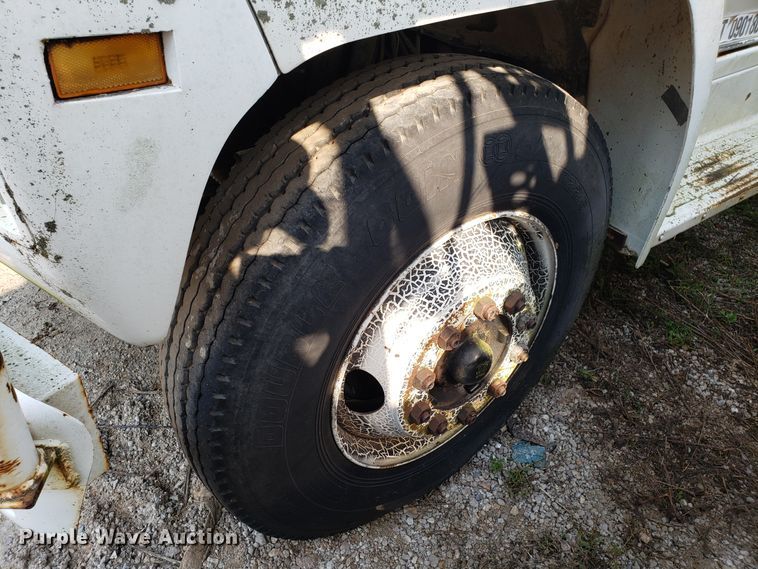 image for item DH2801 1987 Ford F700 bucket truck