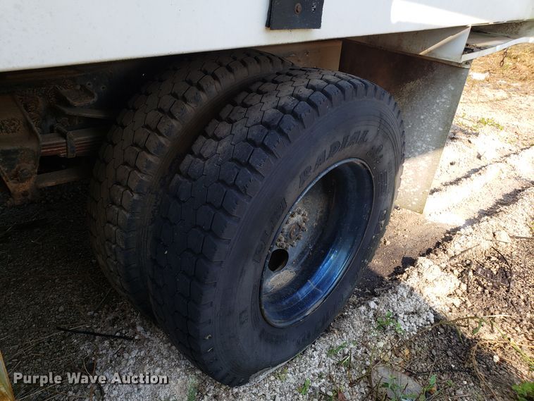 image for item DH2801 1987 Ford F700 bucket truck