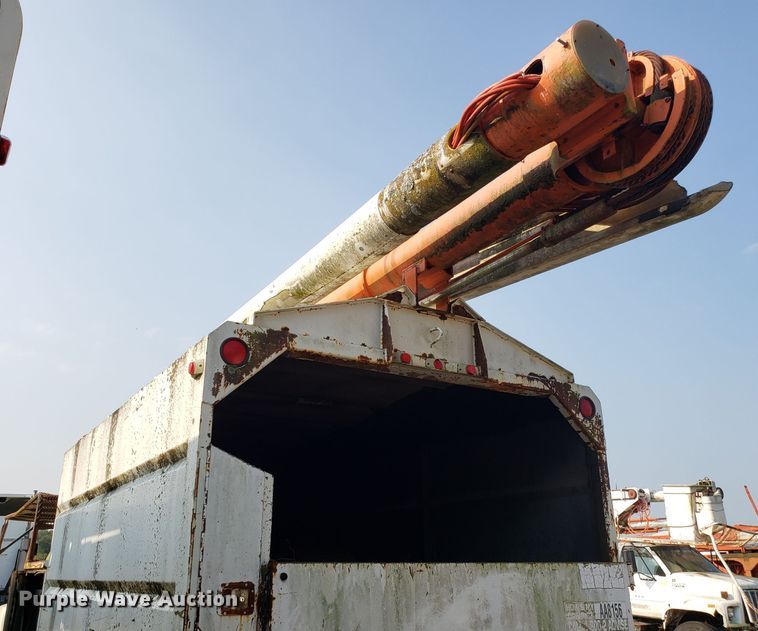 image for item DH2802 1992 GMC TopKick C5500 bucket truck