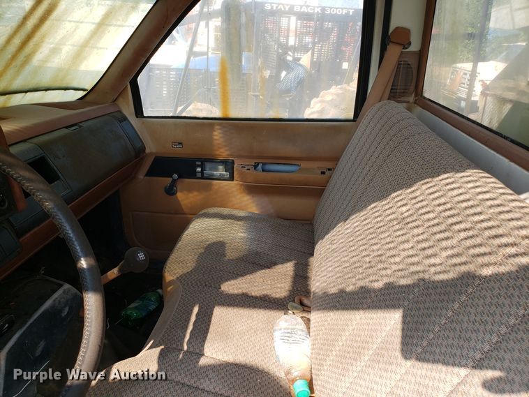 image for item DH2802 1992 GMC TopKick C5500 bucket truck