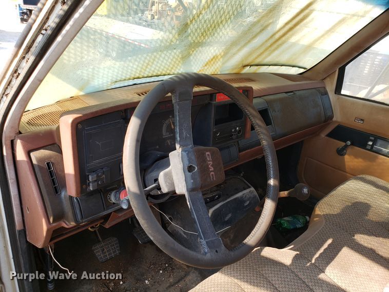 image for item DH2802 1992 GMC TopKick C5500 bucket truck