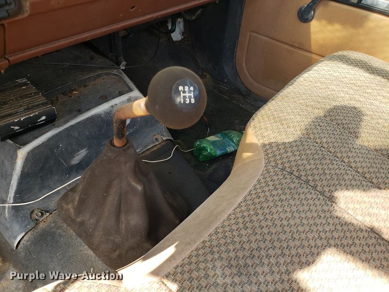 image for item DH2802 1992 GMC TopKick C5500 bucket truck