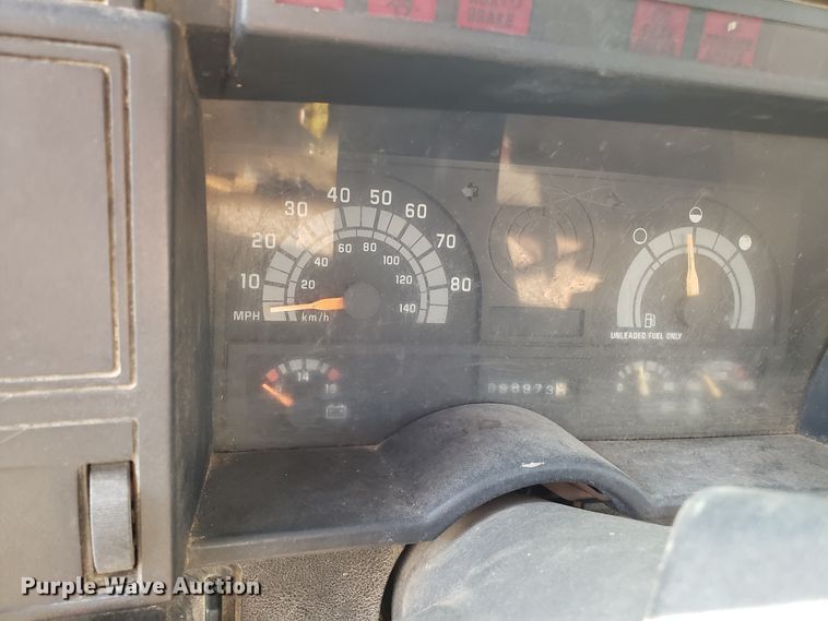 image for item DH2802 1992 GMC TopKick C5500 bucket truck