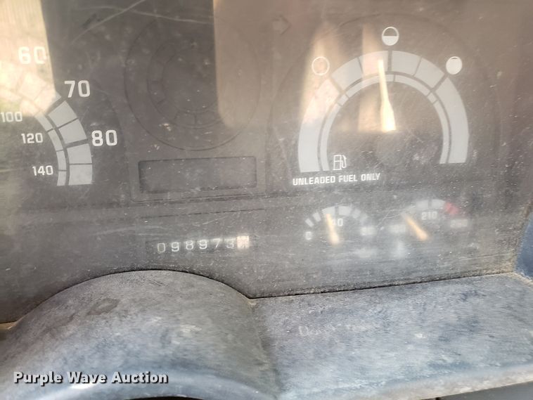 image for item DH2802 1992 GMC TopKick C5500 bucket truck