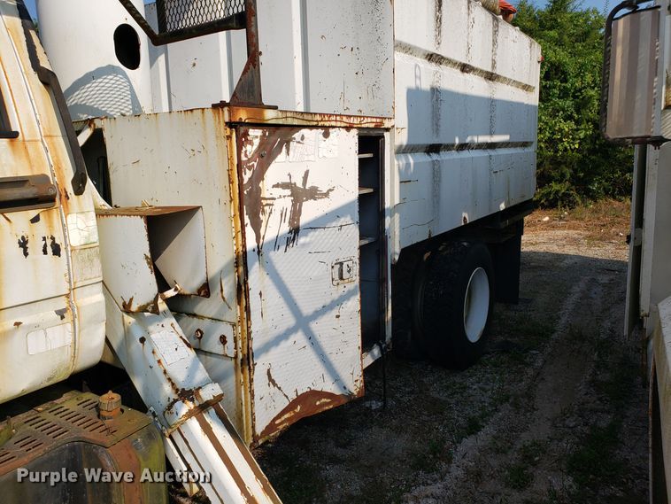image for item DH2802 1992 GMC TopKick C5500 bucket truck