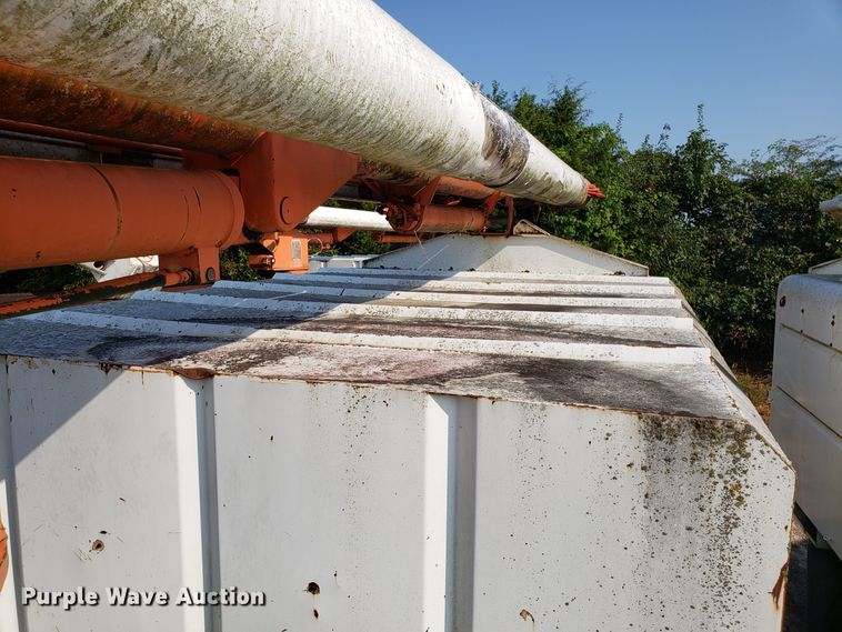 image for item DH2802 1992 GMC TopKick C5500 bucket truck