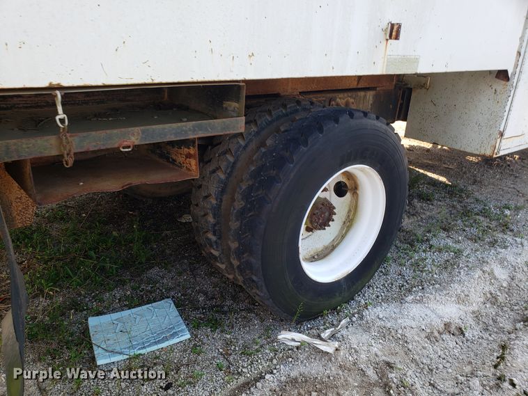 image for item DH2802 1992 GMC TopKick C5500 bucket truck