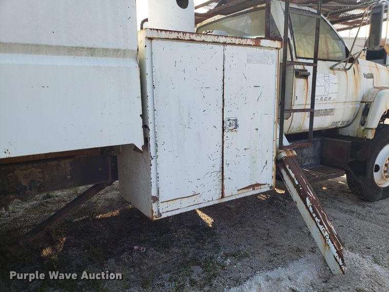 image for item DH2802 1992 GMC TopKick C5500 bucket truck