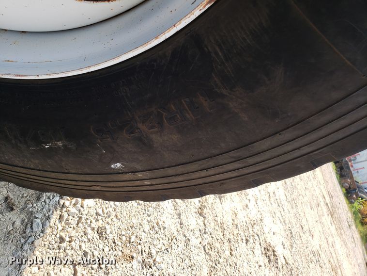 image for item DH2802 1992 GMC TopKick C5500 bucket truck