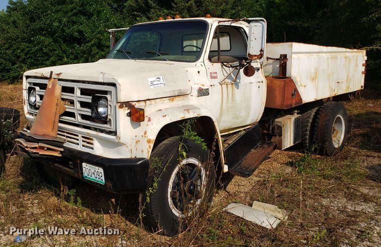 image for item DH2805 1975 GMC 6500 dump truck
