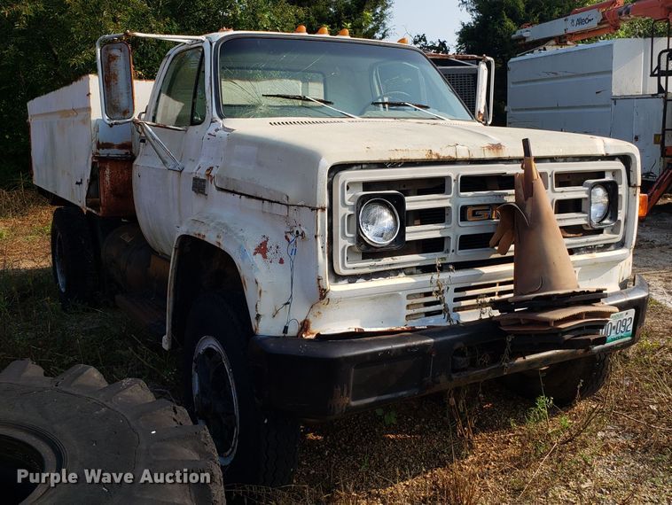 image for item DH2805 1975 GMC 6500 dump truck