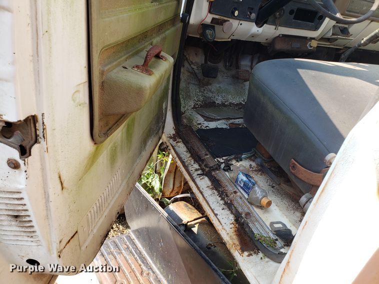 image for item DH2805 1975 GMC 6500 dump truck