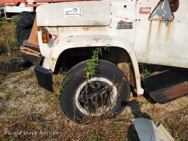 image for item DH2805 1975 GMC 6500 dump truck