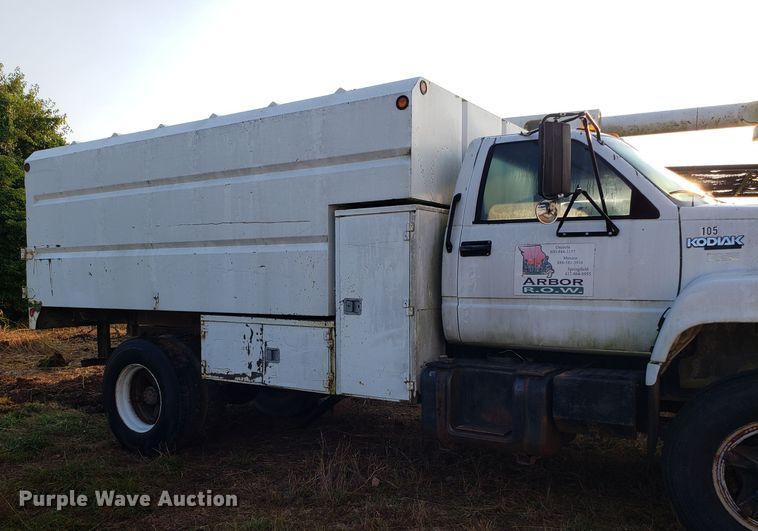 image for item DH2813 1994 Chevrolet Kodiak C5500 chipper truck