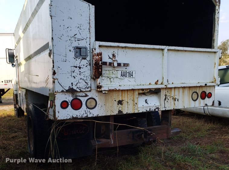 image for item DH2813 1994 Chevrolet Kodiak C5500 chipper truck