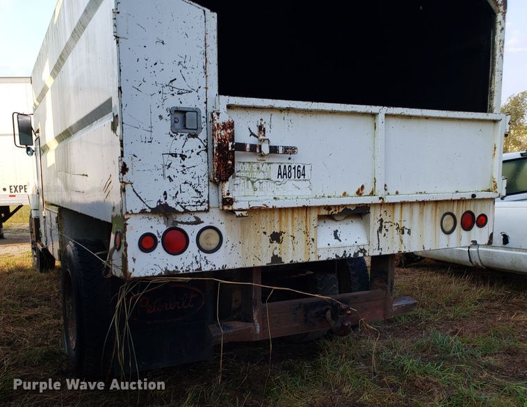 image for item DH2813 1994 Chevrolet Kodiak C5500 chipper truck