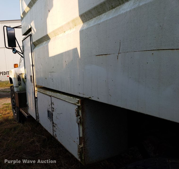 image for item DH2813 1994 Chevrolet Kodiak C5500 chipper truck