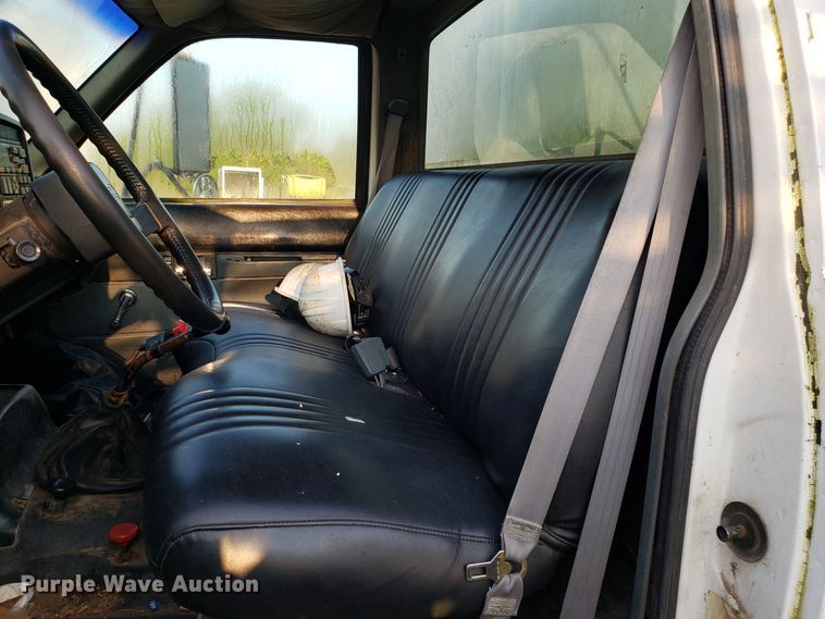 image for item DH2813 1994 Chevrolet Kodiak C5500 chipper truck