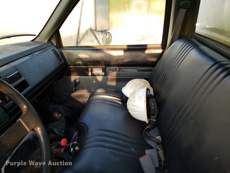 image for item DH2813 1994 Chevrolet Kodiak C5500 chipper truck