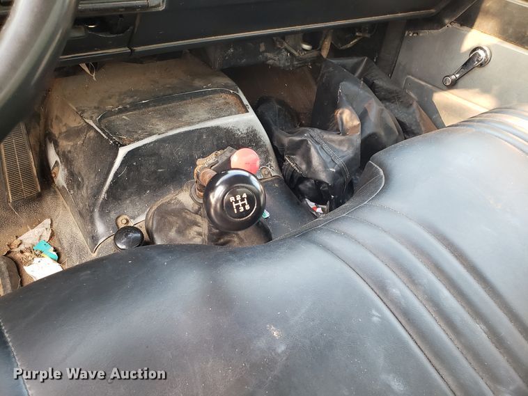 image for item DH2813 1994 Chevrolet Kodiak C5500 chipper truck