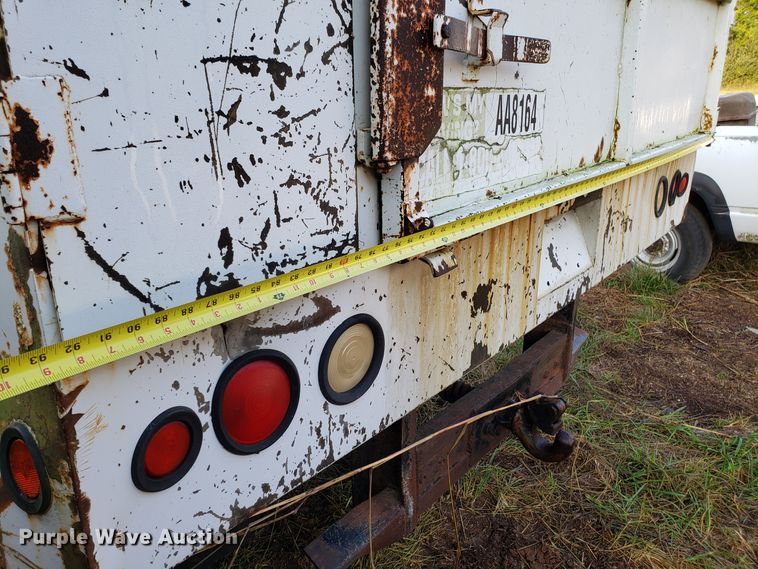 image for item DH2813 1994 Chevrolet Kodiak C5500 chipper truck