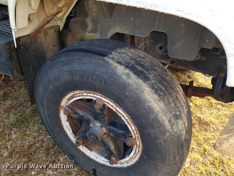 image for item DH2813 1994 Chevrolet Kodiak C5500 chipper truck