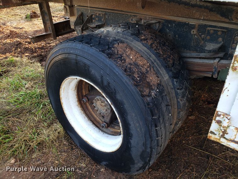 image for item DH2813 1994 Chevrolet Kodiak C5500 chipper truck