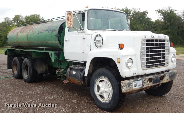 image for item DH3542 1973 Ford 9000 tank truck