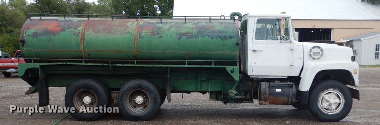 image for item DH3542 1973 Ford 9000 tank truck
