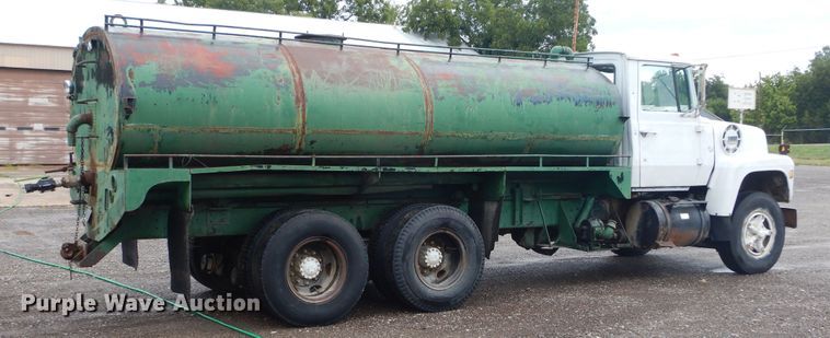 image for item DH3542 1973 Ford 9000 tank truck