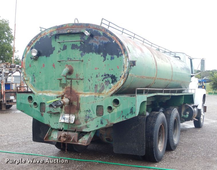 image for item DH3542 1973 Ford 9000 tank truck