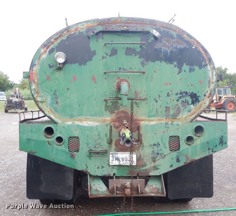 image for item DH3542 1973 Ford 9000 tank truck
