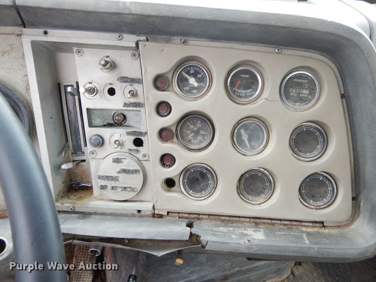 image for item DH3542 1973 Ford 9000 tank truck