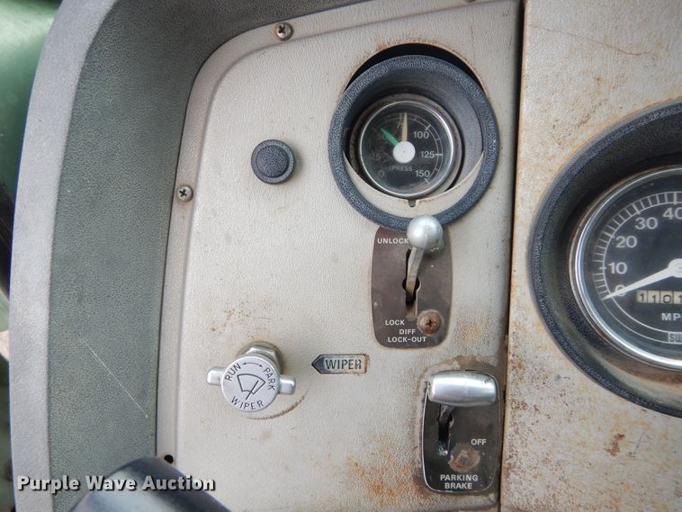 image for item DH3542 1973 Ford 9000 tank truck
