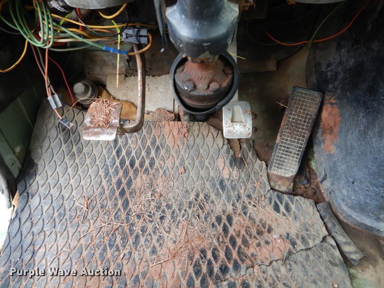 image for item DH3542 1973 Ford 9000 tank truck