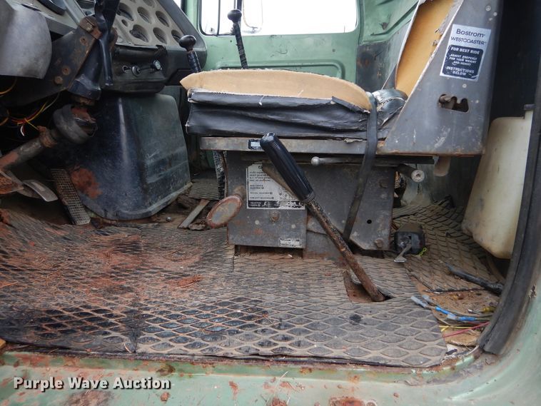 image for item DH3542 1973 Ford 9000 tank truck