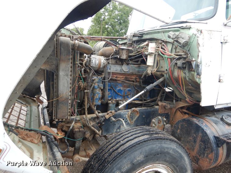 image for item DH3542 1973 Ford 9000 tank truck