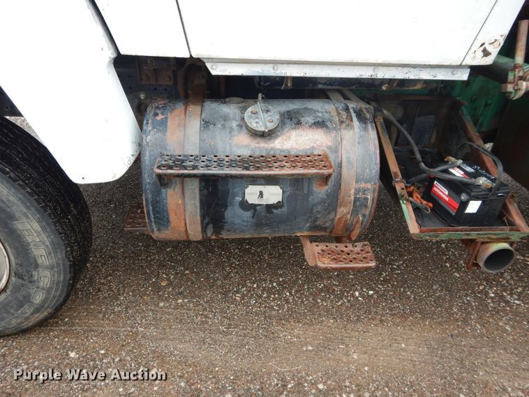 image for item DH3542 1973 Ford 9000 tank truck