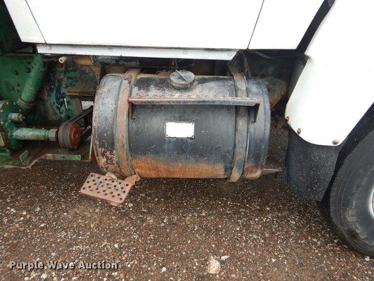 image for item DH3542 1973 Ford 9000 tank truck