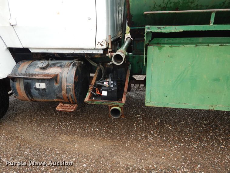 image for item DH3542 1973 Ford 9000 tank truck