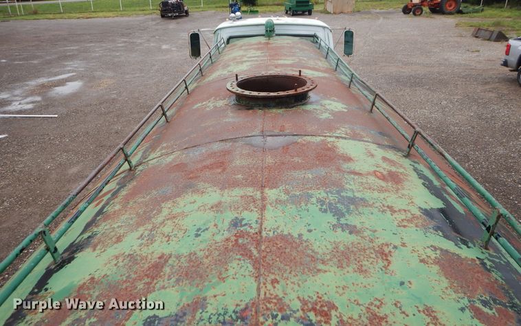 image for item DH3542 1973 Ford 9000 tank truck