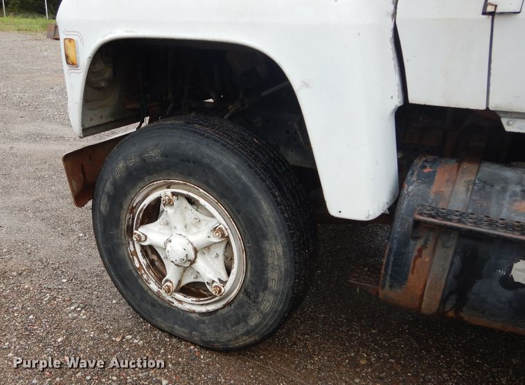 image for item DH3542 1973 Ford 9000 tank truck