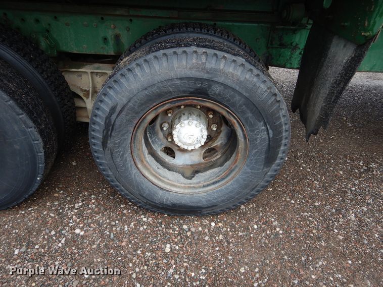 image for item DH3542 1973 Ford 9000 tank truck