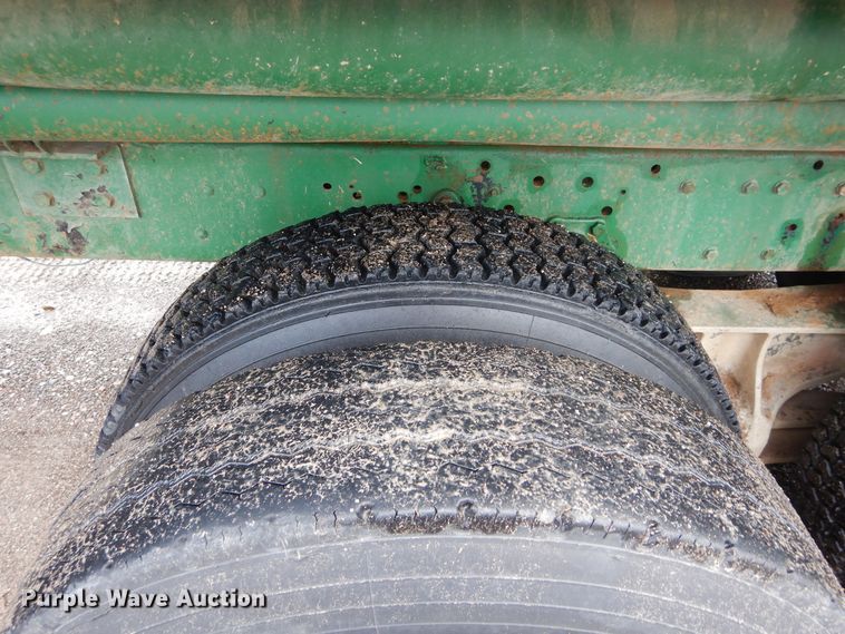 image for item DH3542 1973 Ford 9000 tank truck