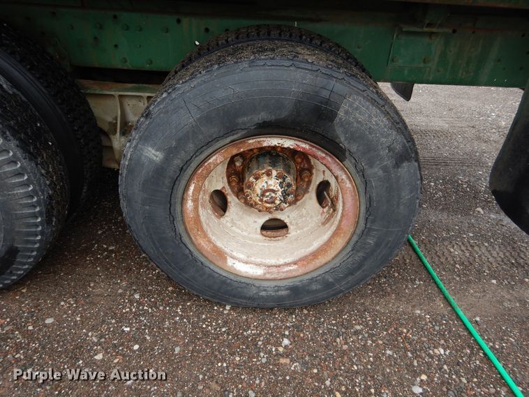 image for item DH3542 1973 Ford 9000 tank truck