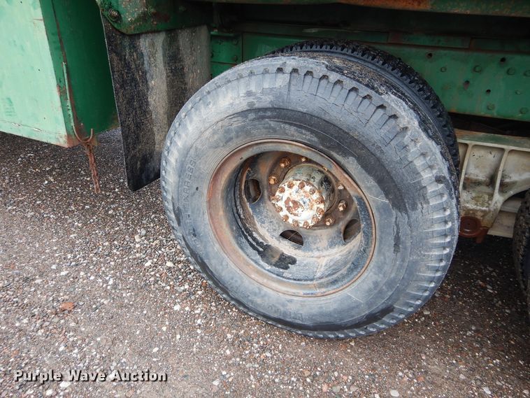 image for item DH3542 1973 Ford 9000 tank truck