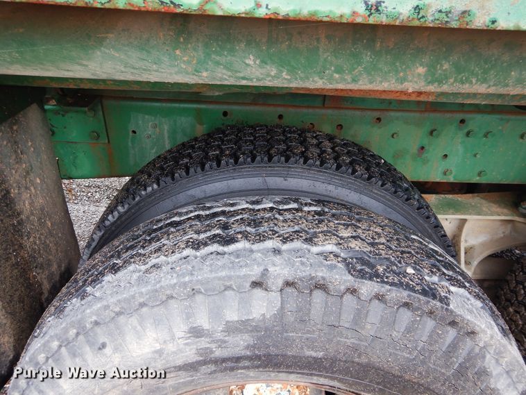 image for item DH3542 1973 Ford 9000 tank truck