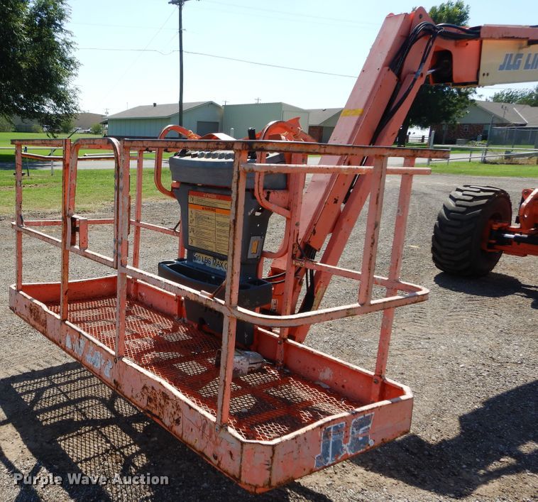 image for item DH3559 2002 JLG 800AJ boom lift